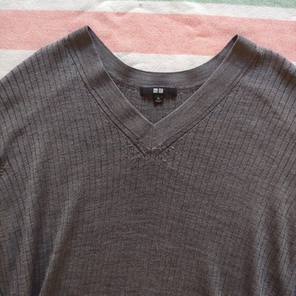 Uniqlo Merino Blend Ribbed V-Neck Sweater Gray - Picture 5 of 11